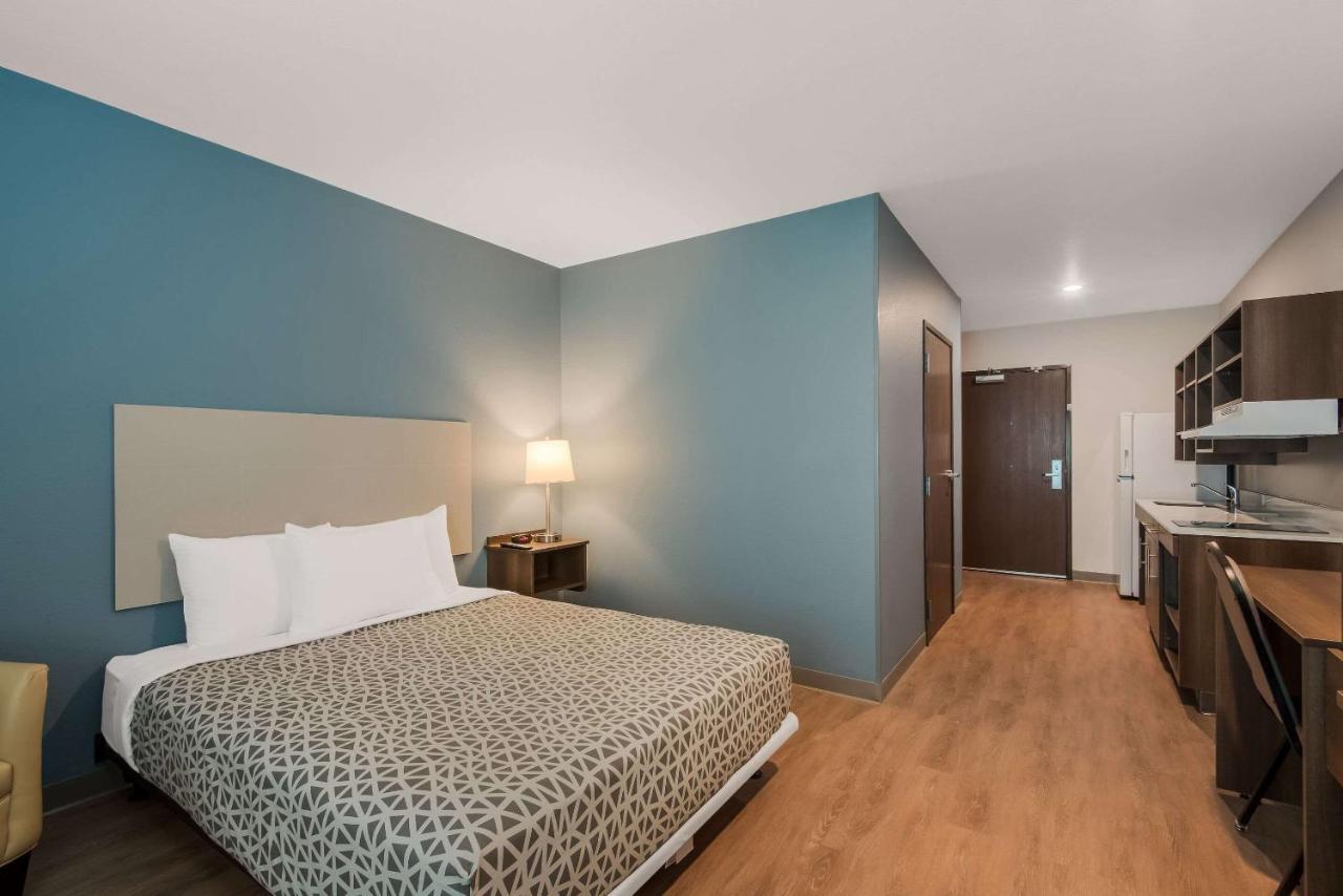 Woodspring - Angeles Hotel