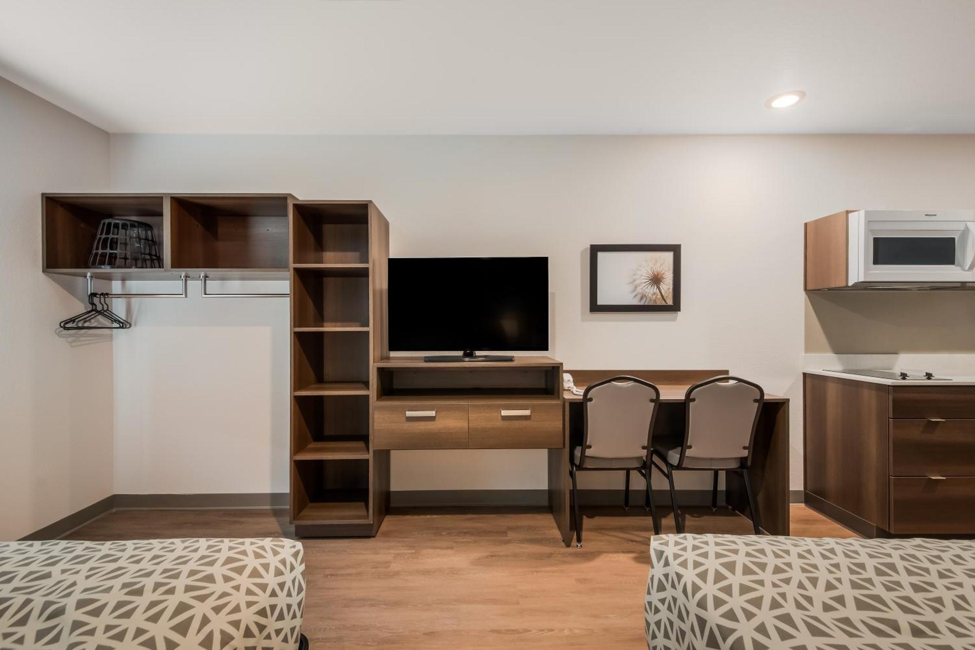 Woodspring - Angeles Hotel Bellflower
