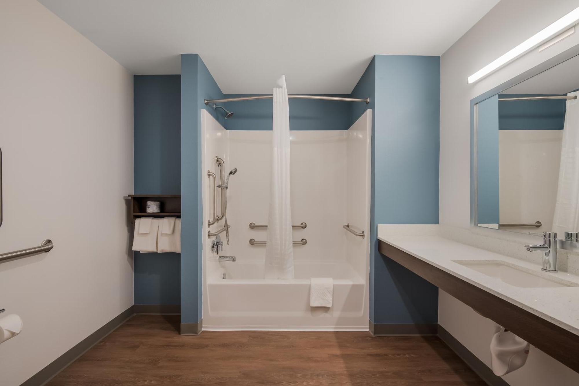 Woodspring - Angeles Hotel Bellflower