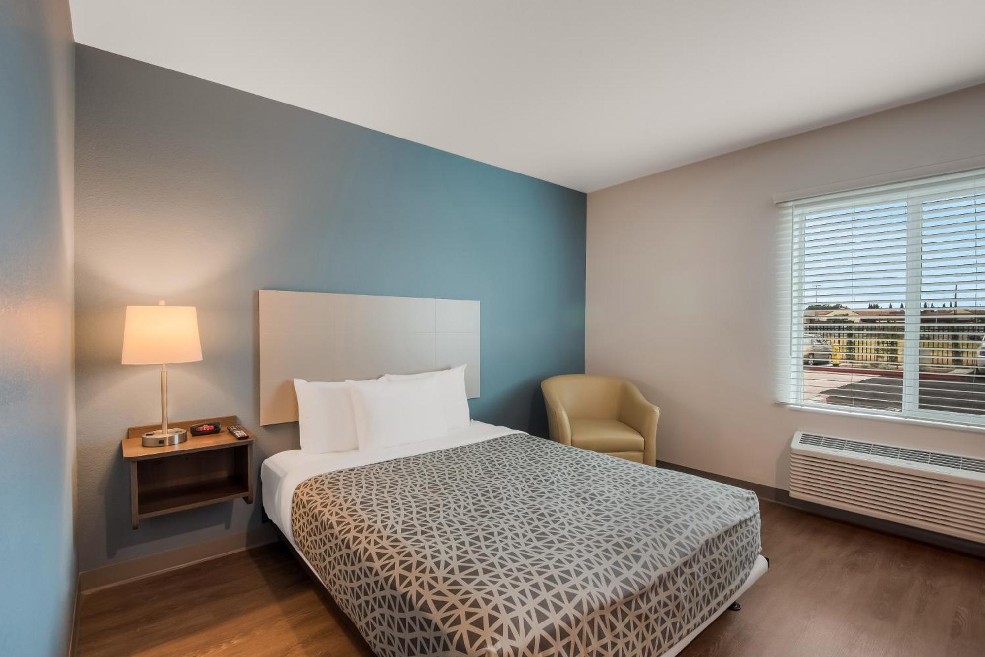 Woodspring - Angeles Hotel Bellflower